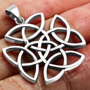 Large Celtic Trinity Knot Pendant, pn636